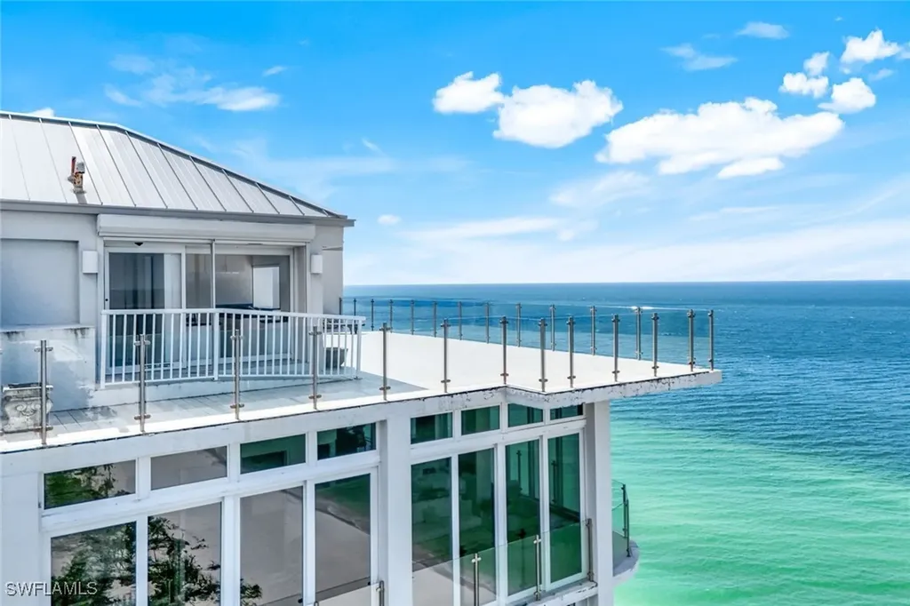 10 Seagate Drive Naples FL 34103