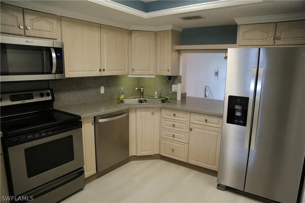 9395 Pennsylvania Avenue Bonita Springs FL 34135