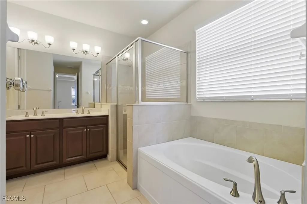 3000 Sunset Pointe Circle Cape Coral FL 33914