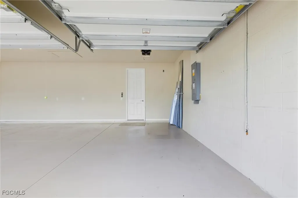 3000 Sunset Pointe Circle Cape Coral FL 33914