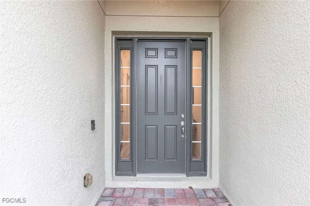 3000 Sunset Pointe Circle Cape Coral FL 33914