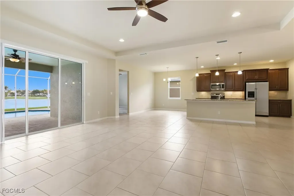 3000 Sunset Pointe Circle Cape Coral FL 33914
