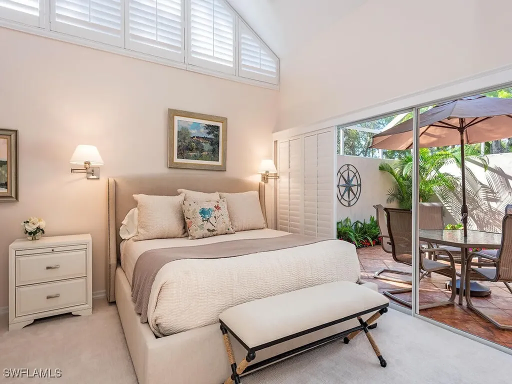 4504 Court Way Naples FL 34109