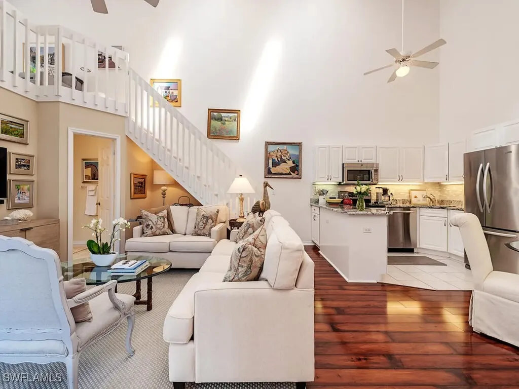 4504 Court Way Naples FL 34109