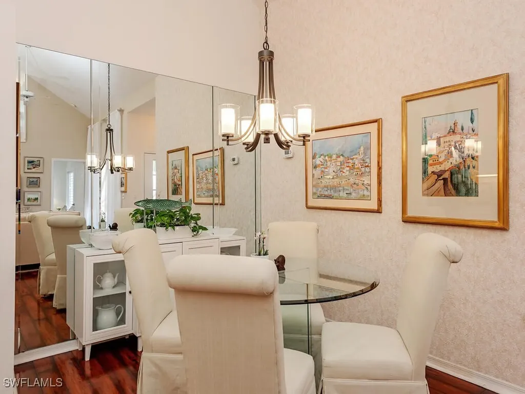 4504 Court Way Naples FL 34109