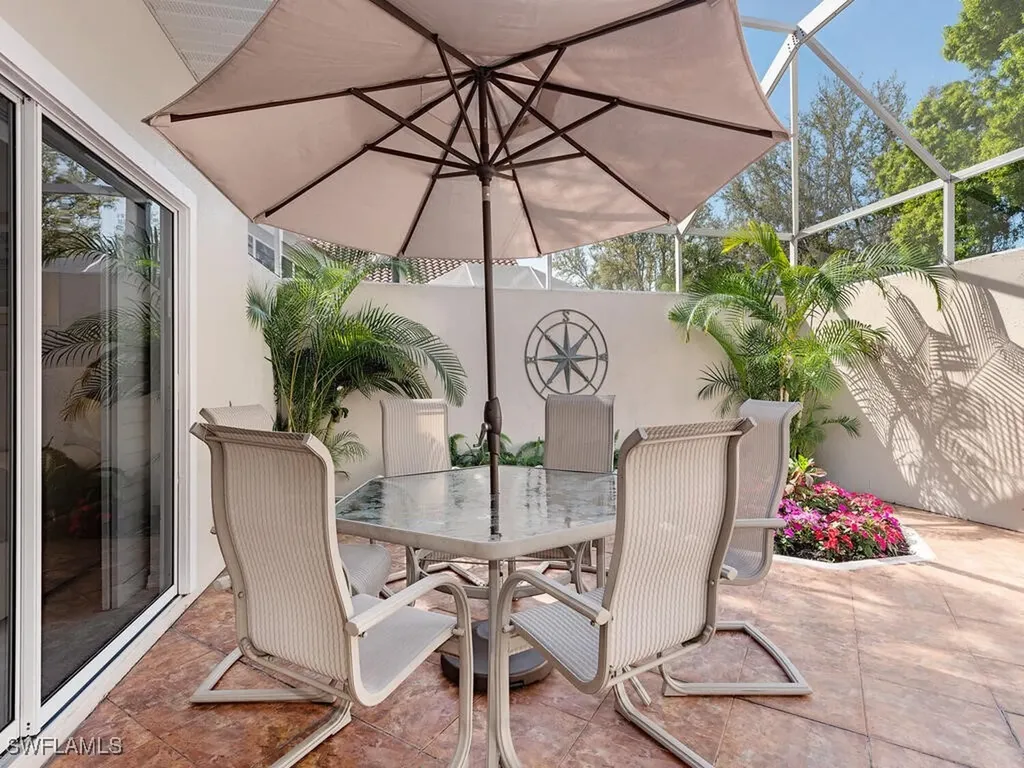4504 Court Way Naples FL 34109