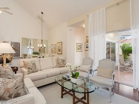 4504 Court Way Naples FL 34109