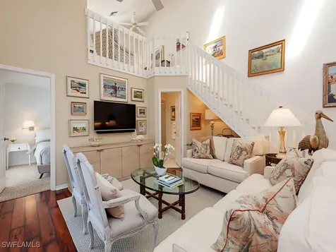 4504 Court Way Naples FL 34109