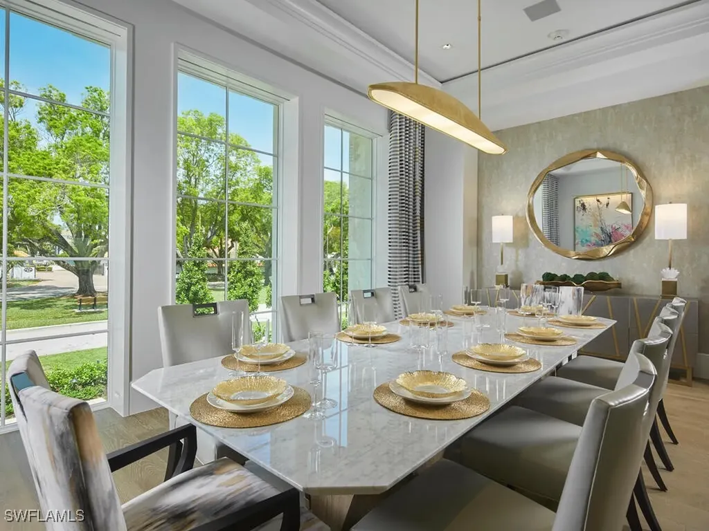 2075 Gordon Drive E Naples FL 34102