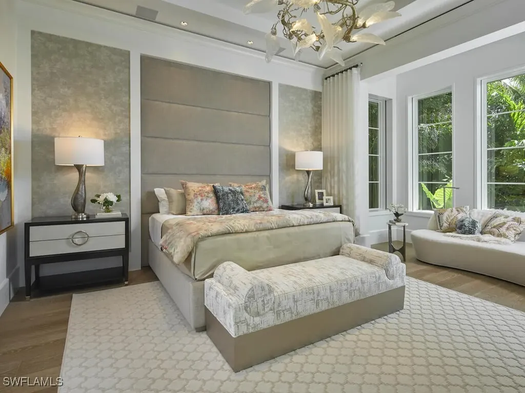 2075 Gordon Drive E Naples FL 34102