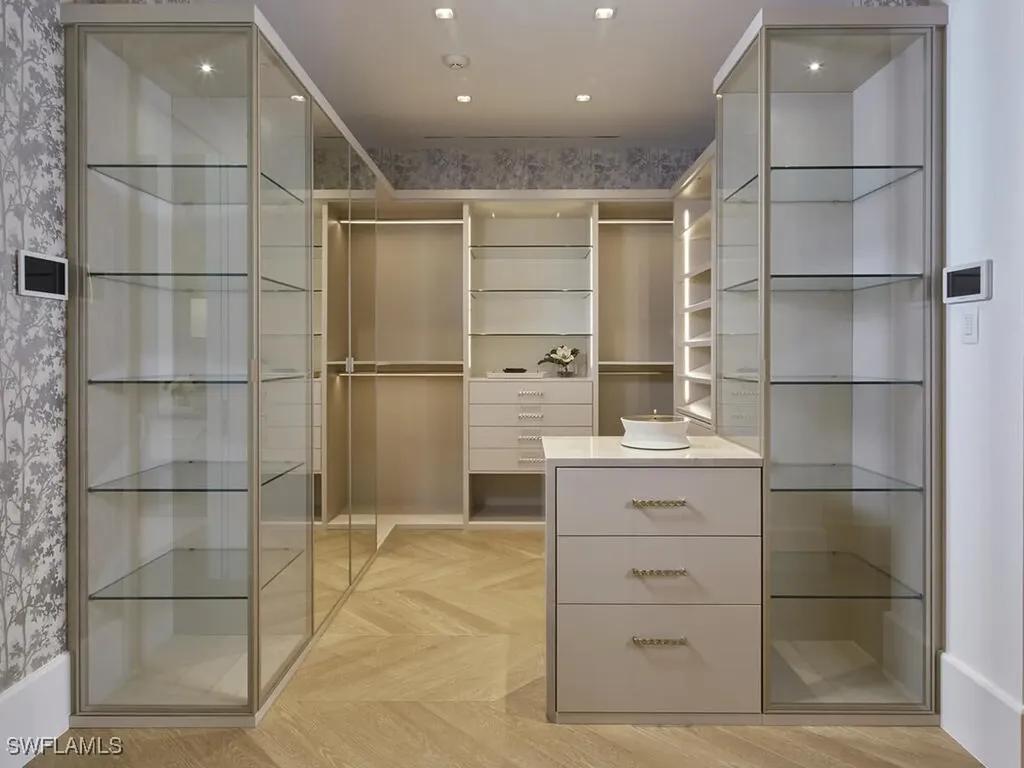 2075 Gordon Drive E Naples FL 34102