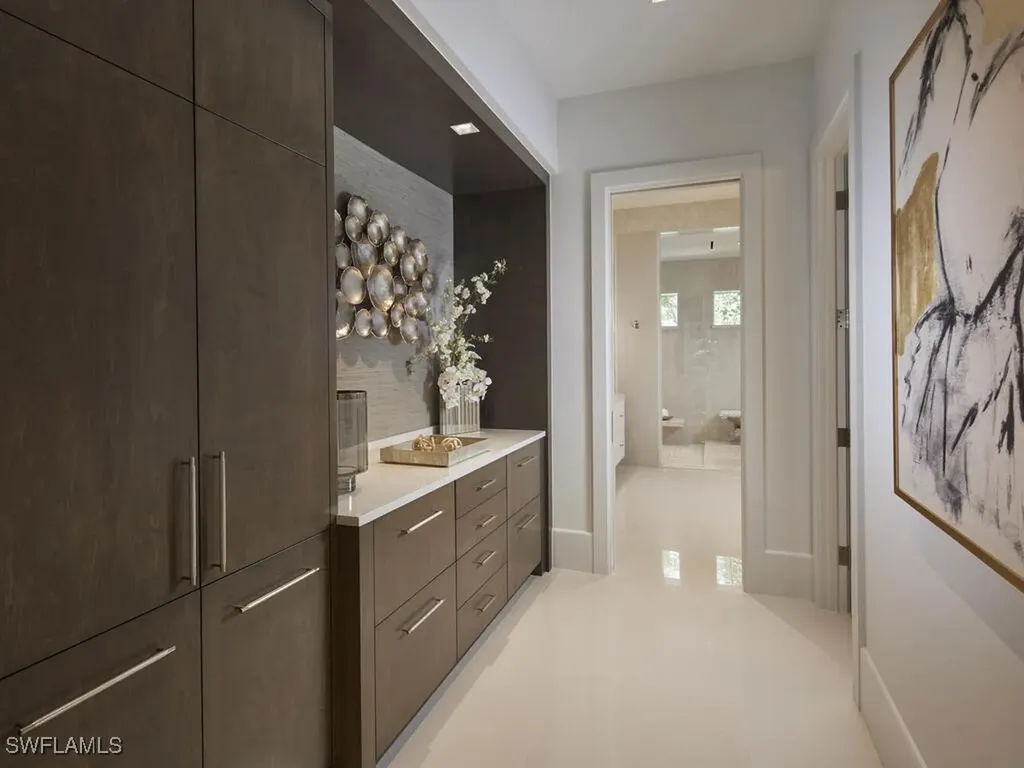 2075 Gordon Drive E Naples FL 34102