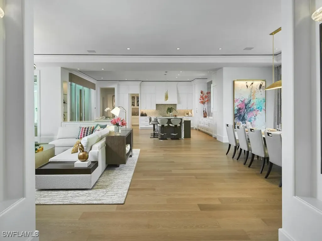 2075 Gordon Drive E Naples FL 34102