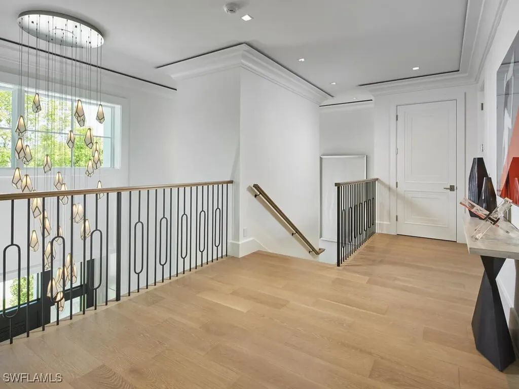 2075 Gordon Drive E Naples FL 34102