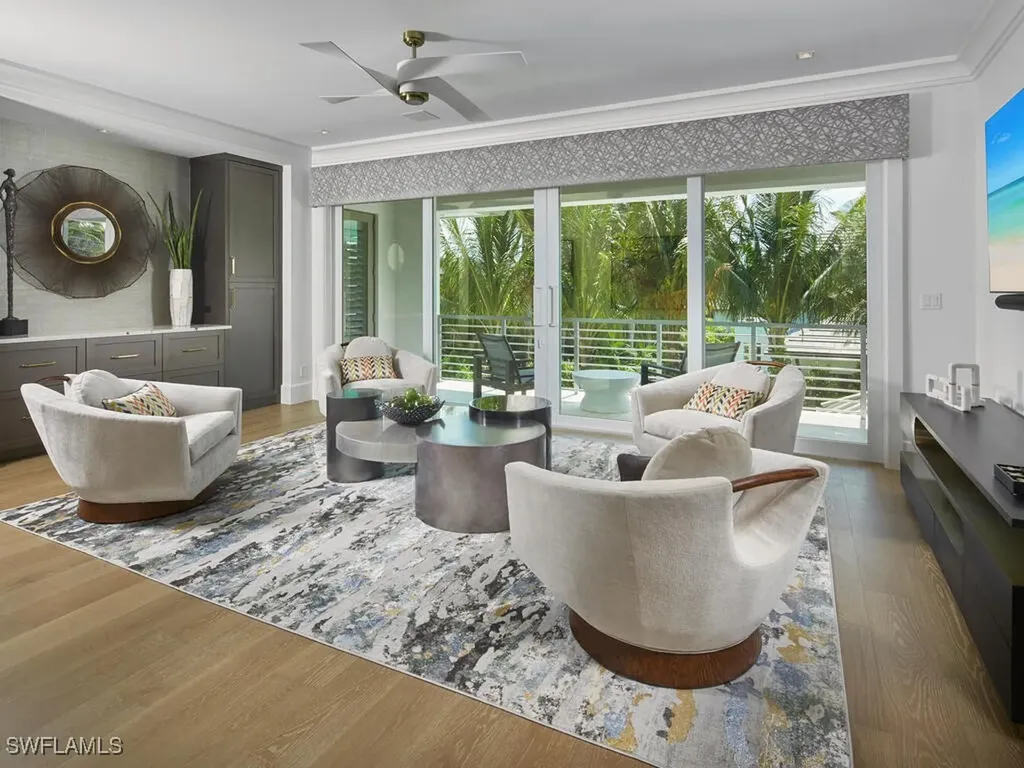 2075 Gordon Drive E Naples FL 34102