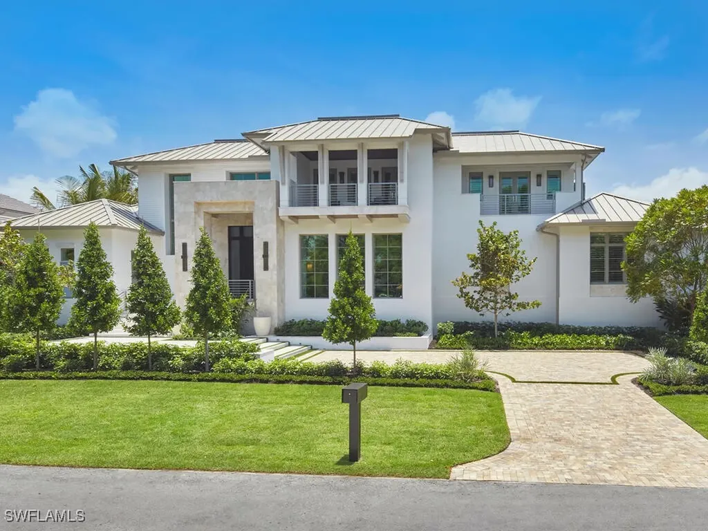 2075 Gordon Drive E Naples FL 34102