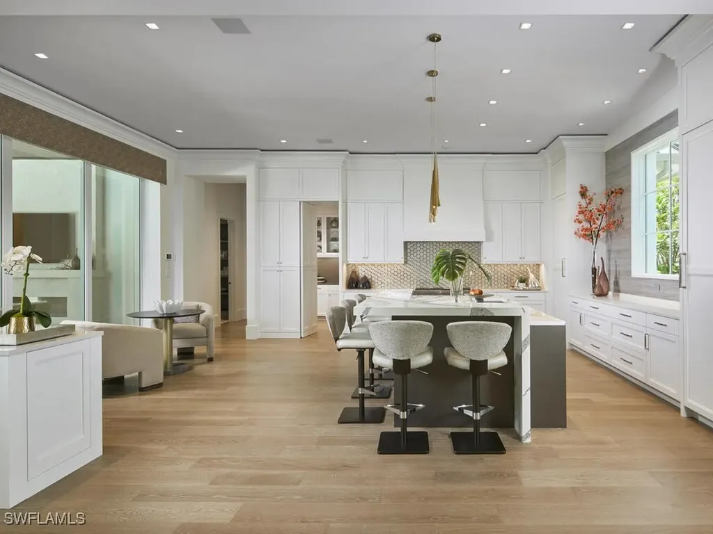 2075 Gordon Drive E Naples FL 34102