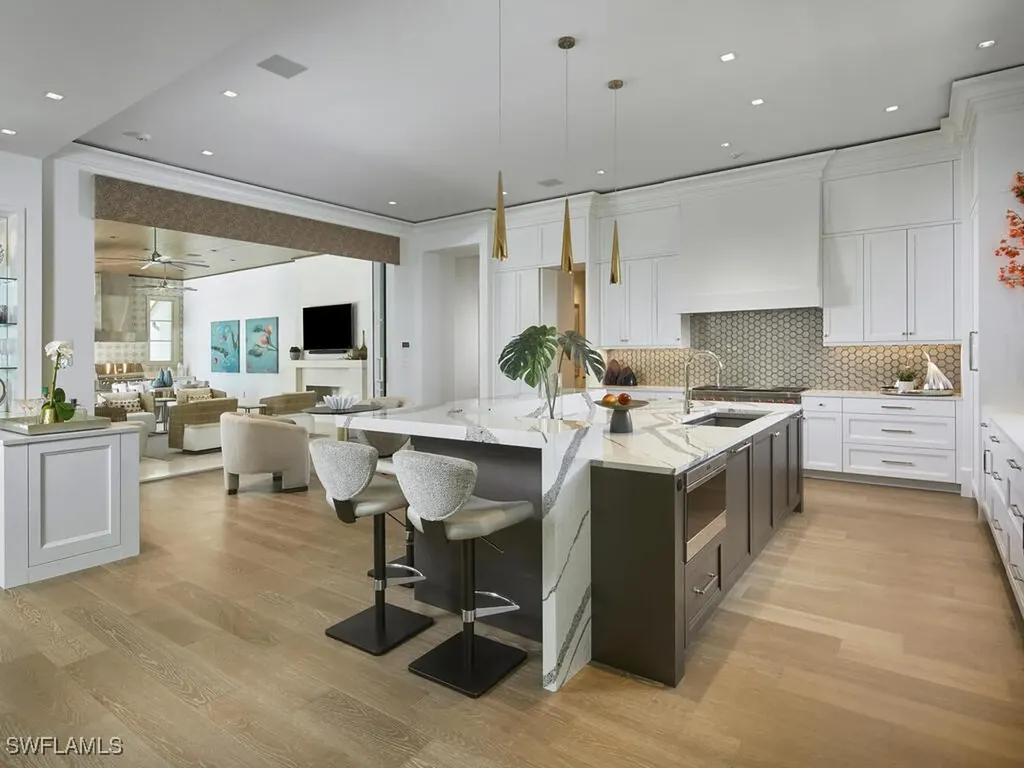 2075 Gordon Drive E Naples FL 34102