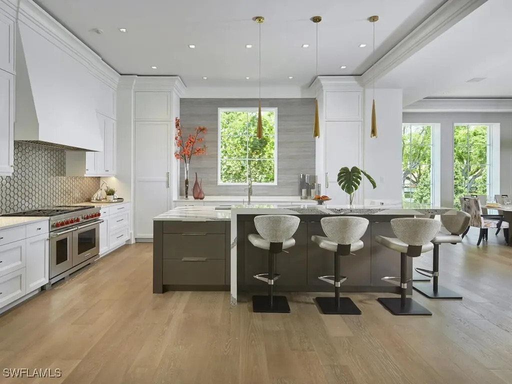 2075 Gordon Drive E Naples FL 34102