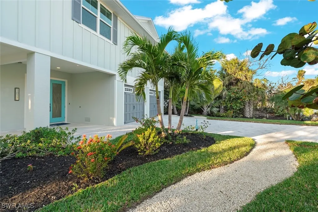 1817 Long Point Lane Sanibel FL 33957