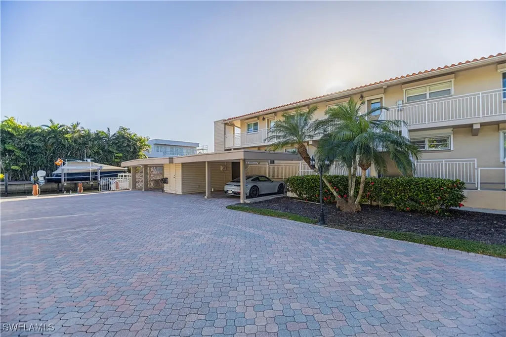 320 14th Avenue S Naples FL 34102