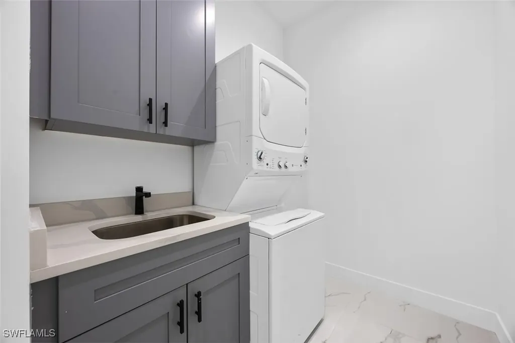 428 NE 1st Avenue Cape Coral FL 33909