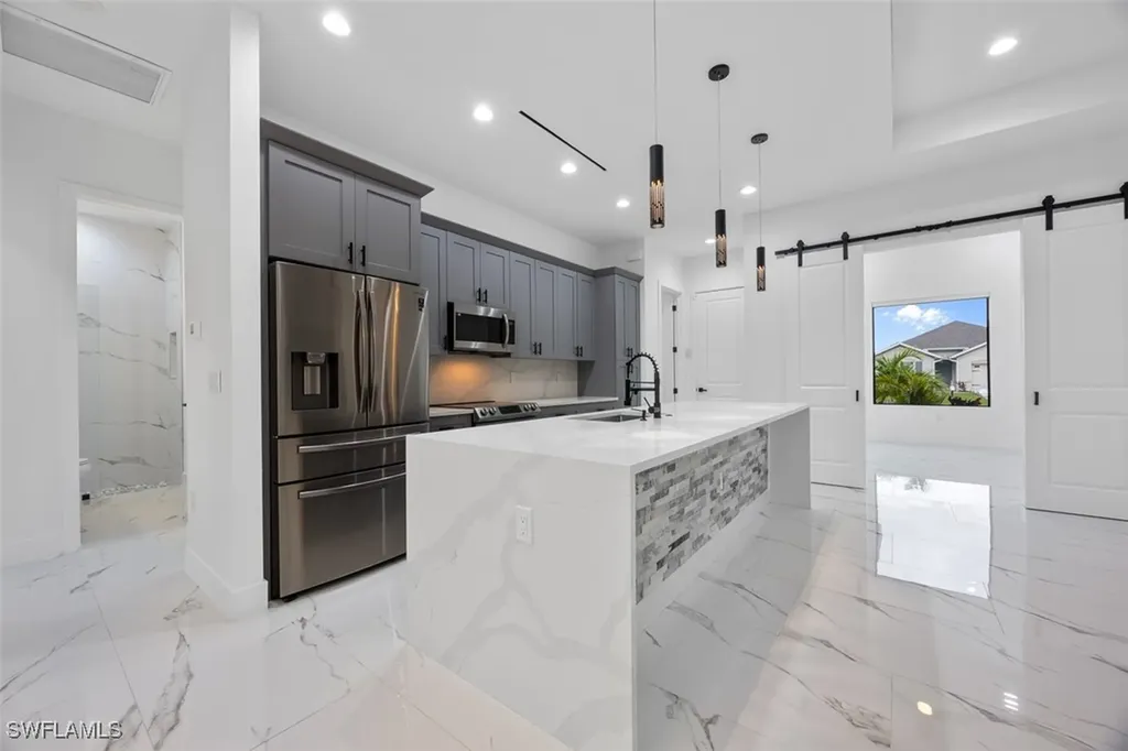 428 NE 1st Avenue Cape Coral FL 33909