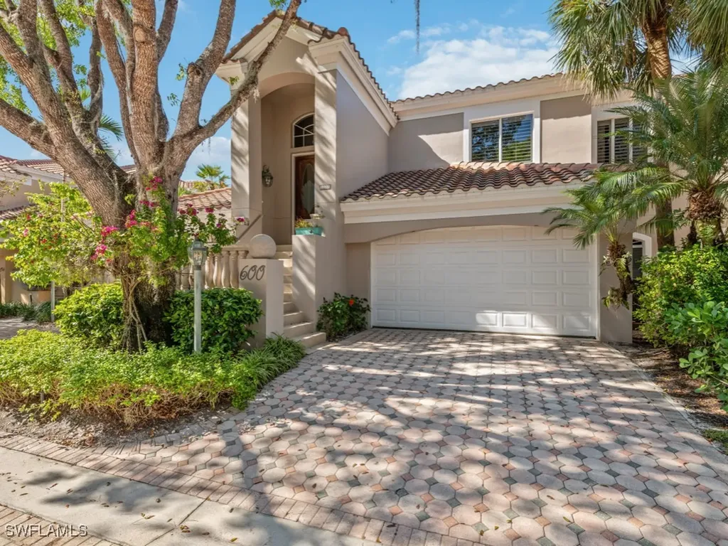 600 Via Mezner Naples FL 34108