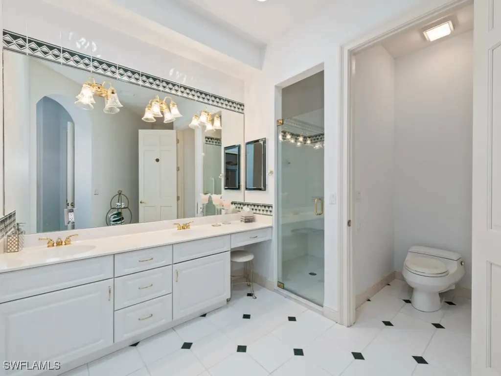 600 Via Mezner Naples FL 34108