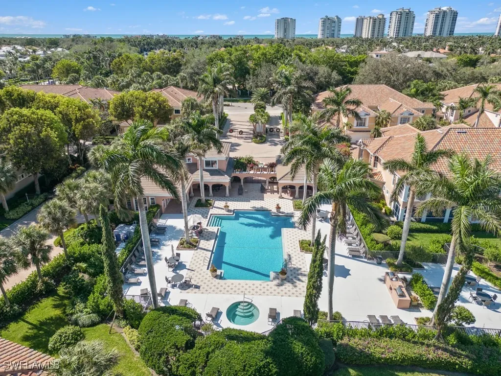 600 Via Mezner Naples FL 34108