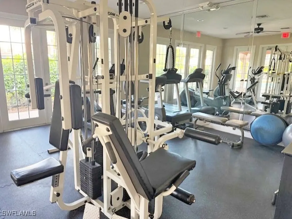 600 Via Mezner Naples FL 34108