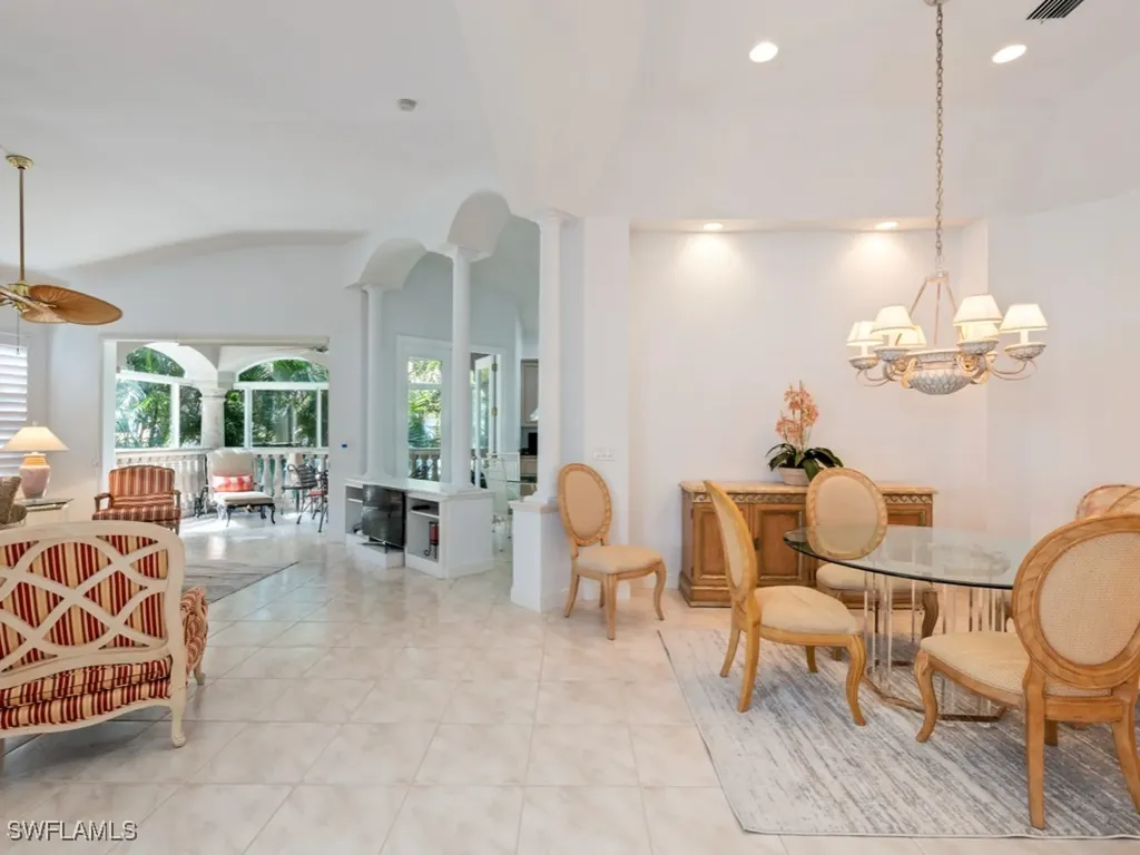 600 Via Mezner Naples FL 34108