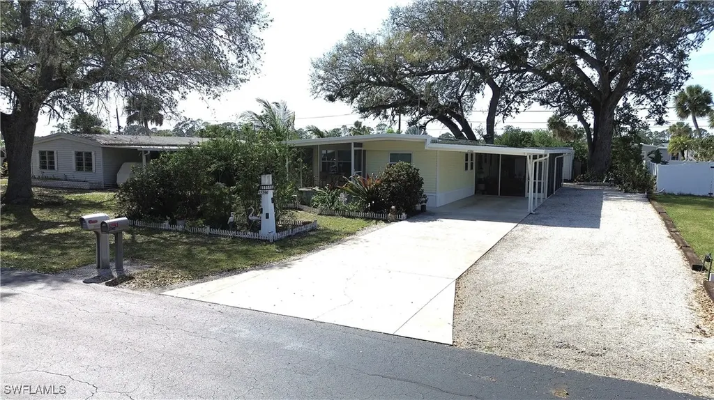27366 Bourbonniere Drive Bonita Springs FL 34135