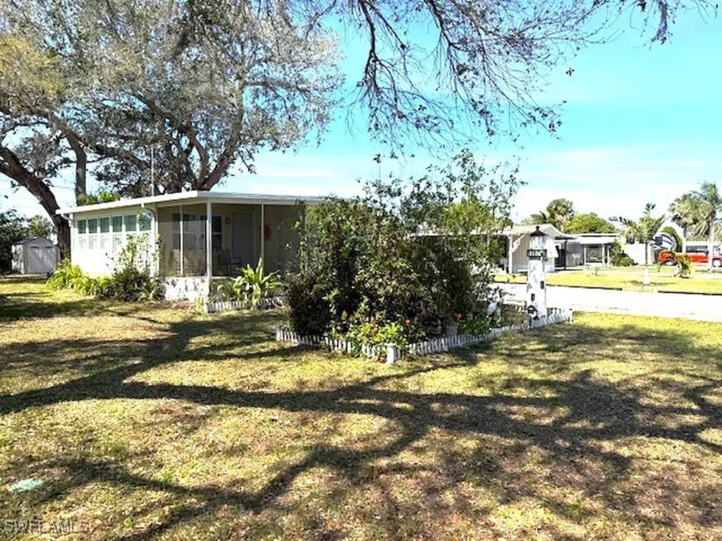 27366 Bourbonniere Drive Bonita Springs FL 34135