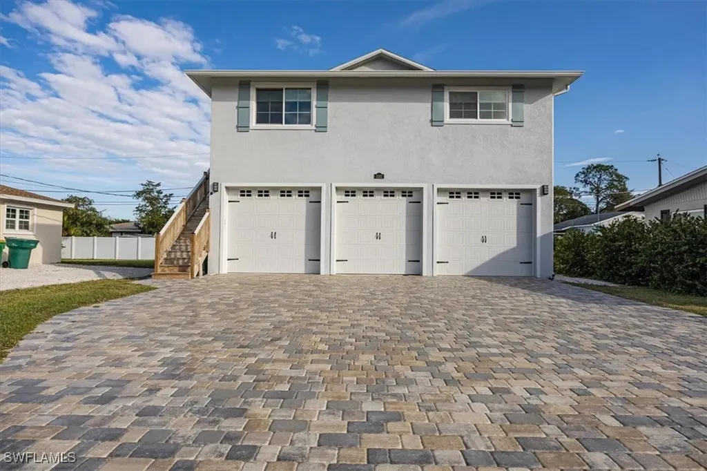 3561 Thomasson Drive Naples FL 34112