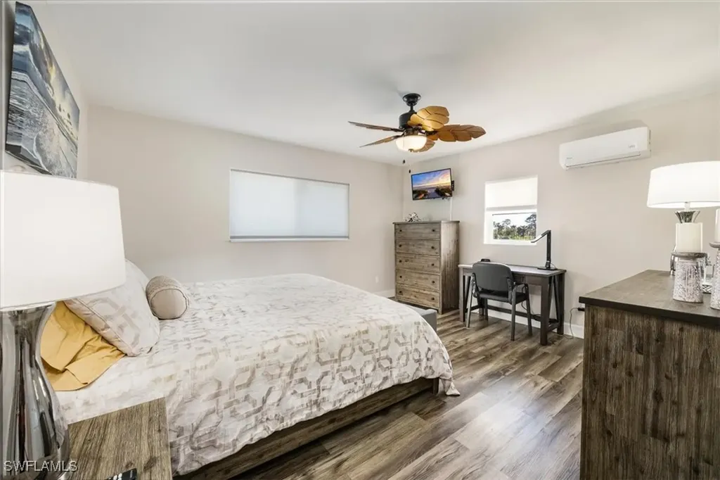 3561 Thomasson Drive Naples FL 34112