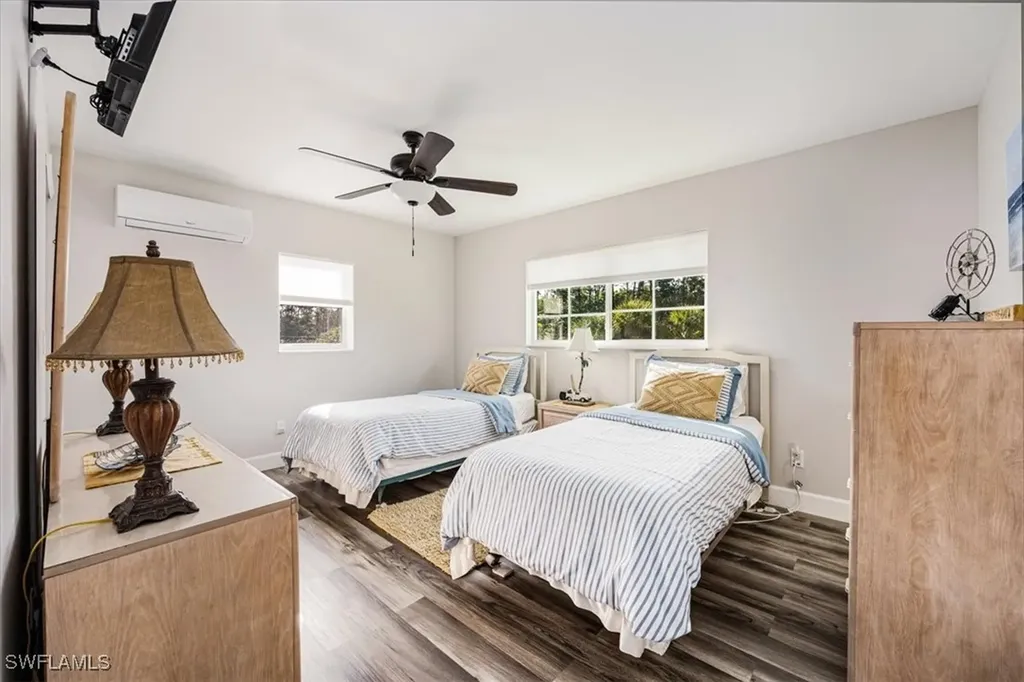 3561 Thomasson Drive Naples FL 34112