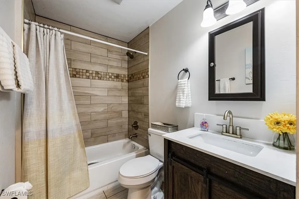 3561 Thomasson Drive Naples FL 34112