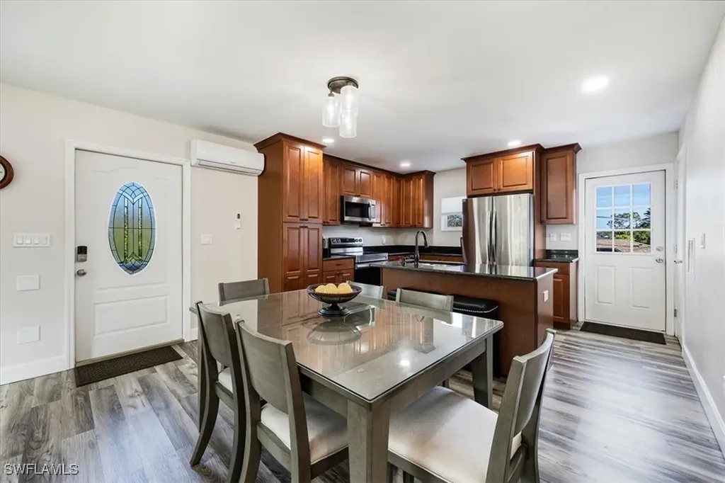 3561 Thomasson Drive Naples FL 34112
