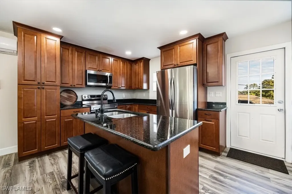 3561 Thomasson Drive Naples FL 34112