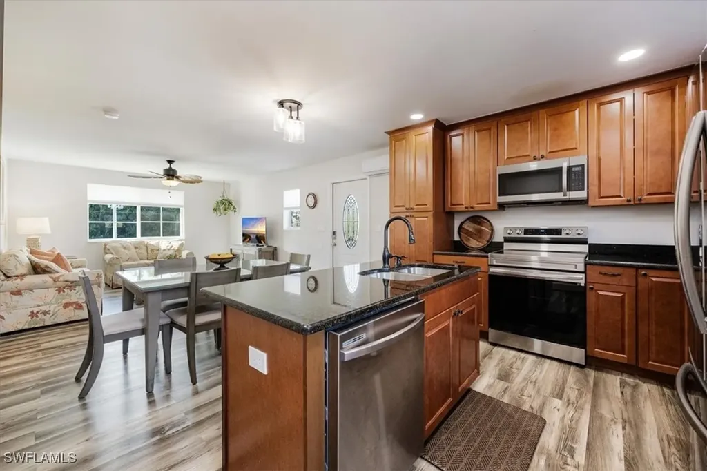 3561 Thomasson Drive Naples FL 34112