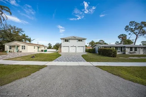 3561 Thomasson Drive Naples FL 34112