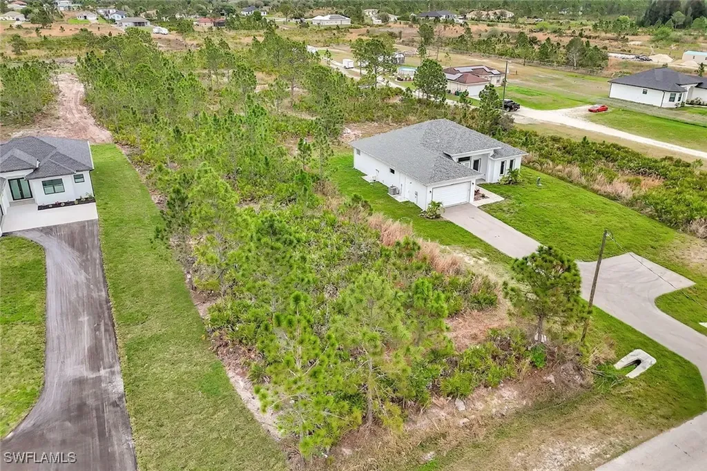 40XX 58th NE Naples FL 34120