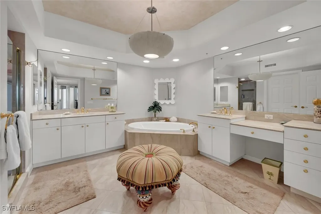 7575 Pelican Bay Boulevard Naples FL 34108