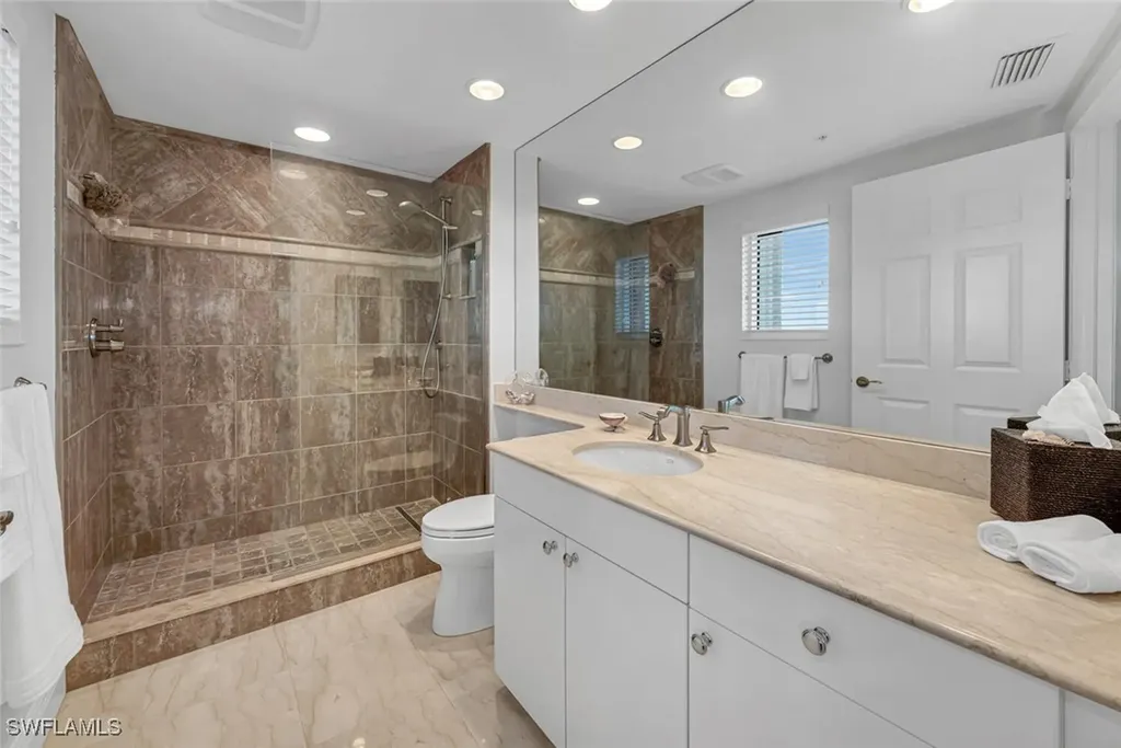 7575 Pelican Bay Boulevard Naples FL 34108