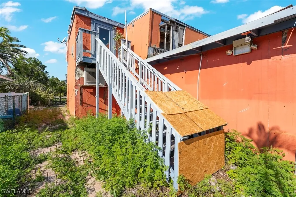 2411 Periwinkle Way Sanibel FL 33957