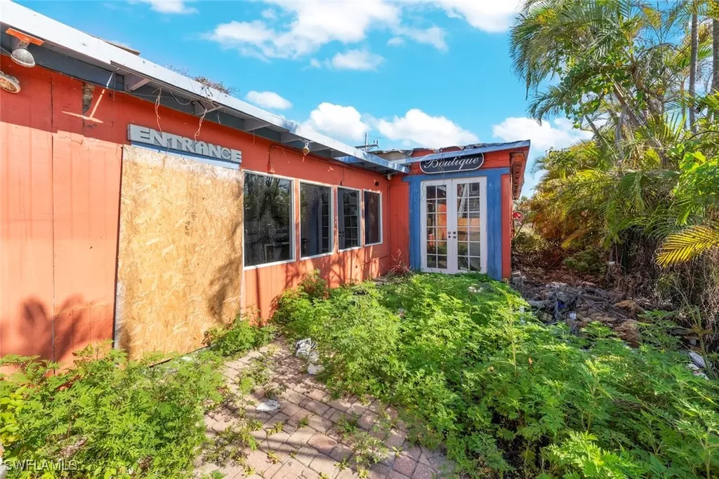 2411 Periwinkle Way Sanibel FL 33957