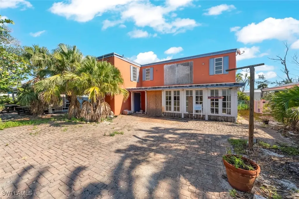 2411 Periwinkle Way Sanibel FL 33957