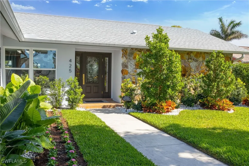 425 Pine Lake Drive Naples FL 34112