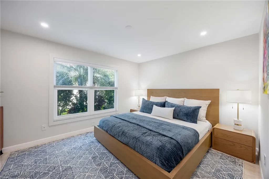425 Pine Lake Drive Naples FL 34112